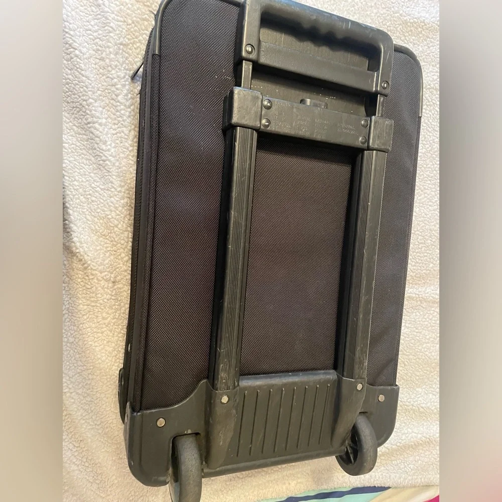 Briggs & Riley Carry-On Suitcase - Picture 4 of 14